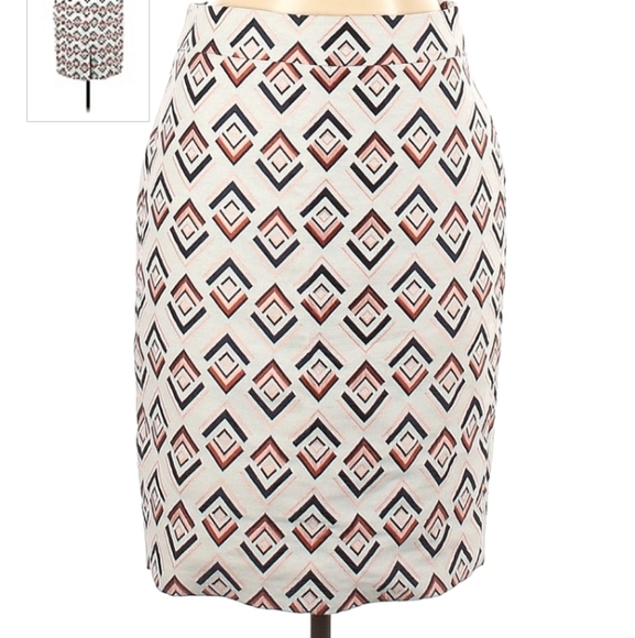 Ann Taylor white geometric skirt size 10 - Picture 1 of 3